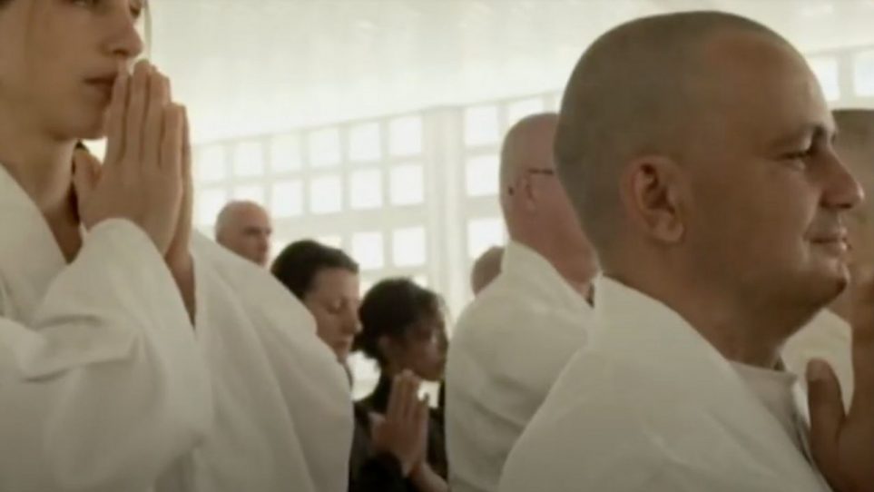Mon ordination de moine bouddhiste sur une télé néerlandaise