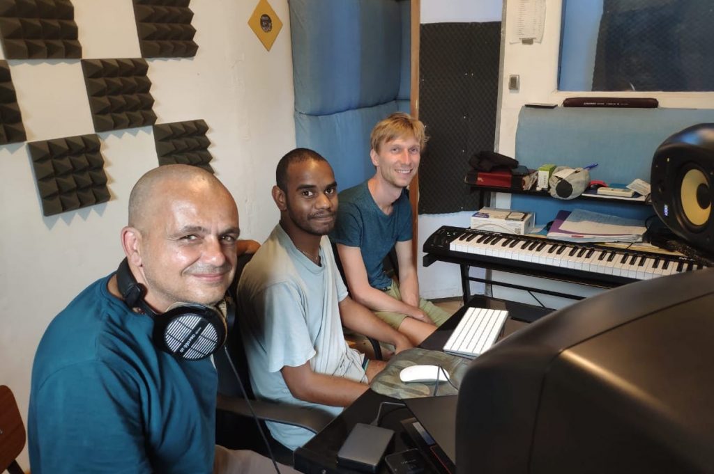 TI-YAB-ZEN-au-studio-avec-Jérémie-Atchama-et-Charles-Lemoine