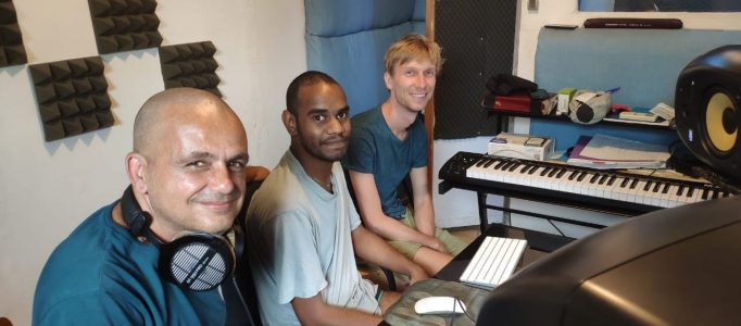 TI-YAB-ZEN-au-studio-avec-Jérémie-Atchama-et-Charles-Lemoine